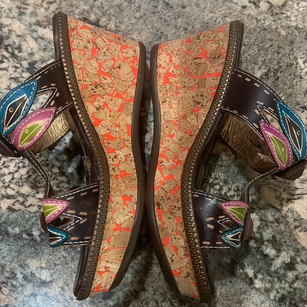 Spring Step Sandals - Picture 5 of 10